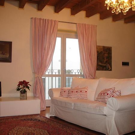 B&B A Casa Di Andrea Mantua Exterior foto