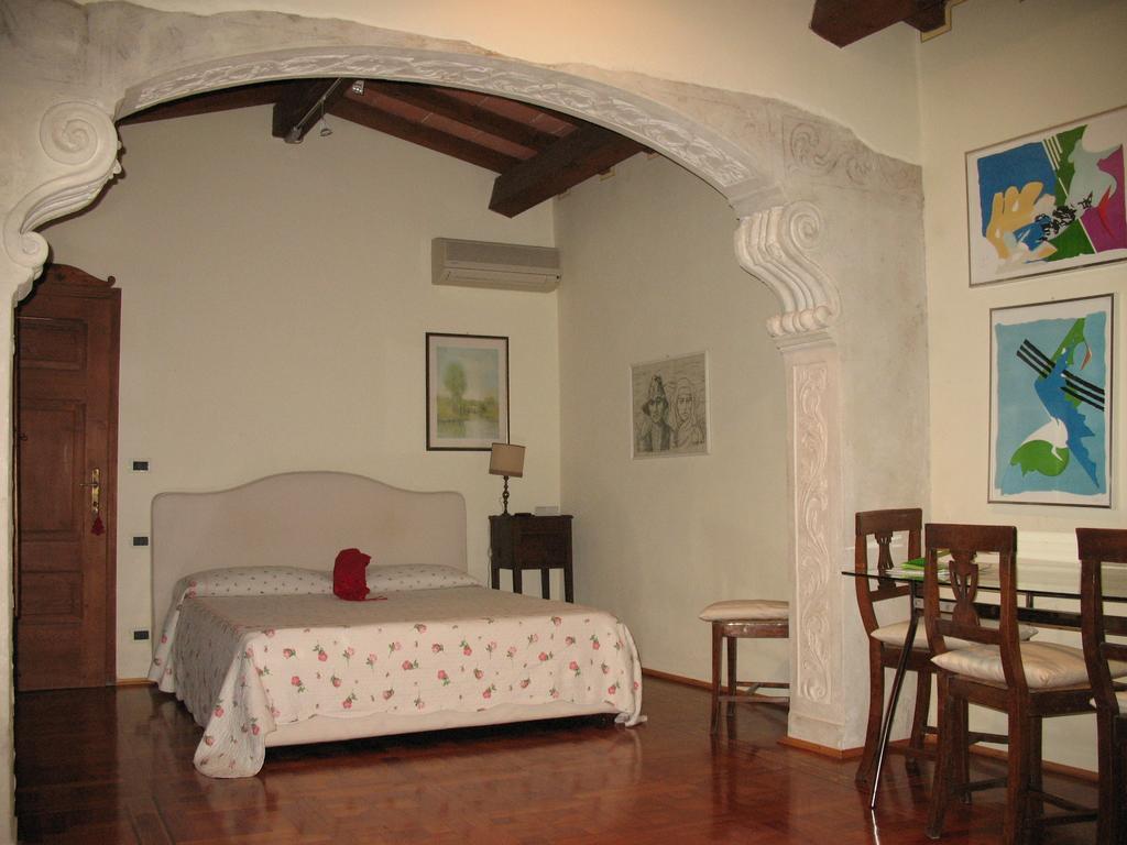 B&B A Casa Di Andrea Mantua Zimmer foto